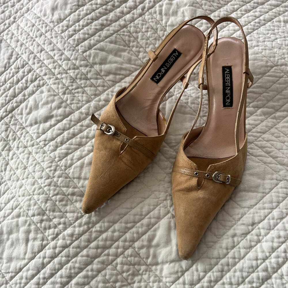 Albert Nipon vintage suede beige slingback pointed kitten heels 90s Y2K 9M
